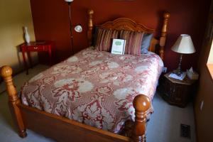 Postel nebo postele na pokoji v ubytování A Hyde Away Inn B&B