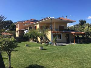 Galeriebild der Unterkunft Athens Countryside resort with pool in Pallíni