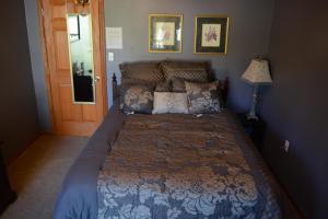 Postel nebo postele na pokoji v ubytování A Hyde Away Inn B&B