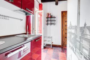 Gallery image of Romantic house with terrace in Rome