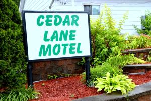 Afbeelding uit fotogalerij van Cedar Lane Motel in Bracebridge