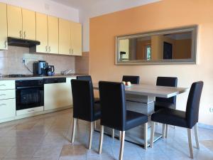 Kuchyňa alebo kuchynka v ubytovaní Apartments Glend
