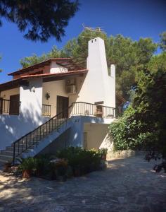 The building in which A villát is located