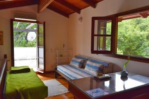 A seating area at Seaside Villa in Alikes, Chalkida
