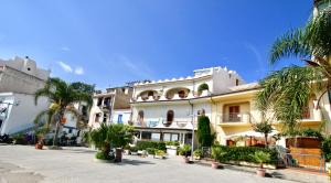 Foto dalla galleria di Le Case del Borgo - Perla a Capo dʼOrlando