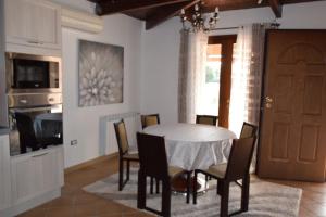 Køkken eller tekøkken på Villa Serena Alghero