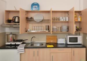 A kitchen or kitchenette at New Andalusian House 33 Free Private Parking