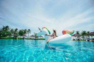 The swimming pool at or close to Angsana Lang Co