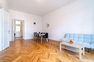 Posedenie v ubytovaní Avantguard Apartments