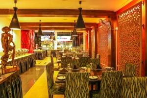 Restaurace v ubytování Oak Ray City Hotel