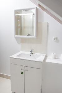 Apartamentos Porto de Abrigo tesisinde bir banyo