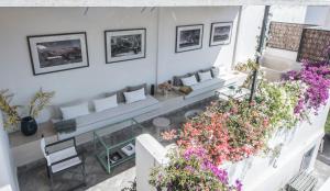 Rõdu või terrass majutusasutuses Dar Mayshad Riad - Luxurious Boutique Hotel in the Medina