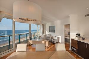 Gallery image of Herbert Samuel Okeanos Suites Herzilya in Herzliya