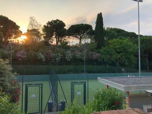 Tennis and/or squash facilities at Luxury Apartment or nearby