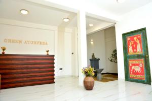 Lobby o reception area sa Green Ayurvedic Beach Resort