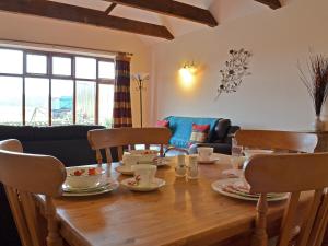 A restaurant or other place to eat at Horseshoes 