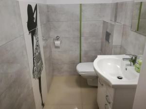 Kylpyhuone majoituspaikassa hostel52