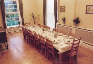 A restaurant or other place to eat at Oakfield 