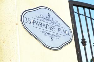 Majutusasutuses Paradise Place Apartments olev sertifikaat, autasu, silt või muu dokument