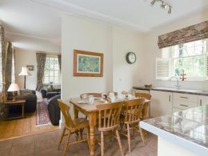 A restaurant or other place to eat at Westbrook 