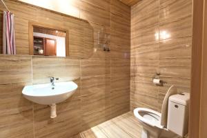 A bathroom at Apartmánový dom RED