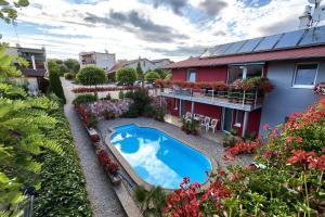 The swimming pool at or close to Apartmánový dom RED