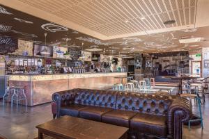 The Formby Hotel酒廊或酒吧区
