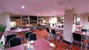 Restoran ili neka druga zalogajnica u objektu Hotel Ambassador