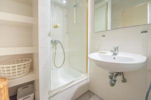 Łazienka w obiekcie Apartamento Ferrera Park 623