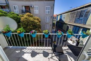 Balkón nebo terasa v ubytování Ema 2BR apt. in old town centre