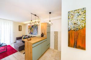 Posezení v ubytování Ema 2BR apt. in old town centre