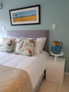 B&B on Buckingham Guest House客房内的一张或多张床位