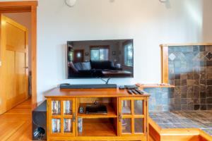 A television and/or entertainment centre at Timber Haven