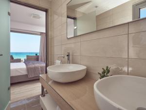 A bathroom at Bright Coast Superior