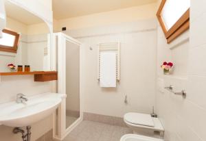 A bathroom at Hotel Villa Isabella