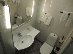 Koupelna v ubytování Laponia Hotell & Konferens