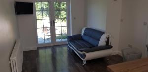 A seating area at Rookery Lodge Apartments