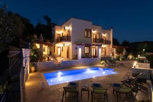 Bazén v ubytovaní Ageri Traditional Villa alebo v jeho blízkosti