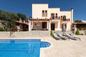 Bazén v ubytovaní Ageri Traditional Villa alebo v jeho blízkosti