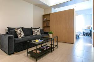 Khu vực ghế ngồi tại TONI'S Studio Syntagma, 1 min from Metro station