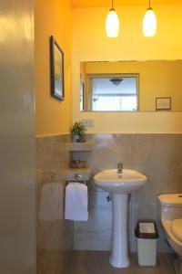 Un baño de Kanata Properties