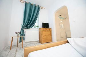 Μια τηλεόραση ή/και κέντρο ψυχαγωγίας στο Studio Central X