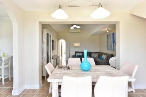 A seating area at The Secret Garden Holiday Home