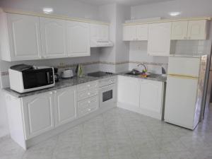 Kuchnia lub aneks kuchenny w obiekcie Large Loft Sueño Azul ocean view
