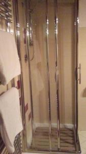 Ванна кімната в appartamento turistico il colle del nibbio