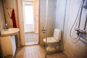 Kylpyhuone majoituspaikassa Rantakari Cottage