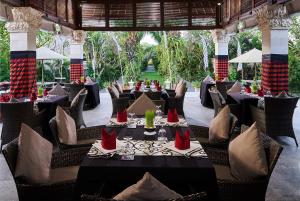 Ein Sitzbereich in der Unterkunft Mahagiri Villas Sanur