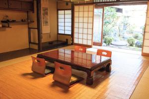 Ruang duduk di 京都二条城近く京町屋120年の歴史に泊まる