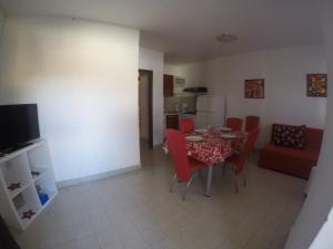 TV a/nebo společenská místnost v ubytování Apartmani MW, Crveni apartman