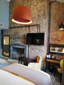The Old Borough Hotel - Wetherspoon的休息区